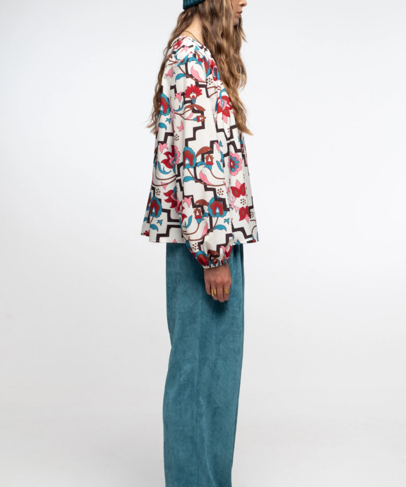 Alternative view of ROMANCER TOP